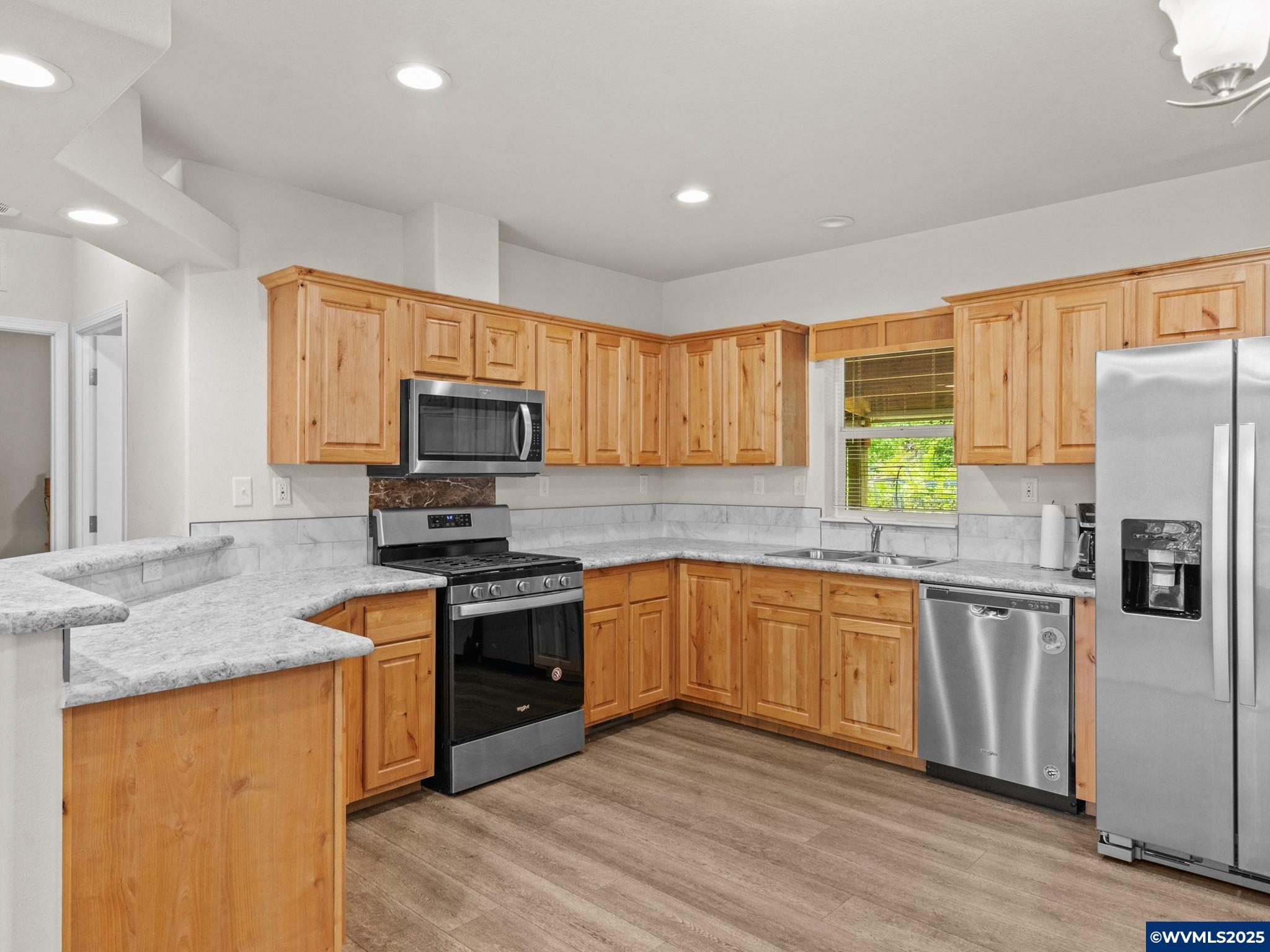 33635 North Fork Road Lyons, OR 97358 - Photo 11 of 42