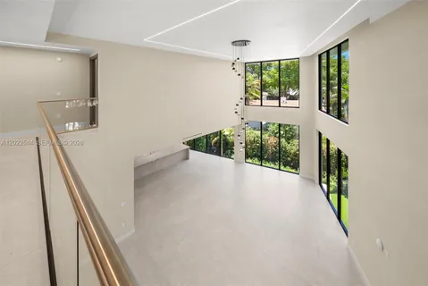 $8,950,000 | 900 Northeast 75th Street, Miami, FL 33138