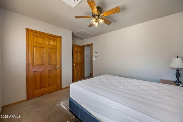 $279,900 | 2353 South Buffalo Loop, Overgaard, AZ 85933