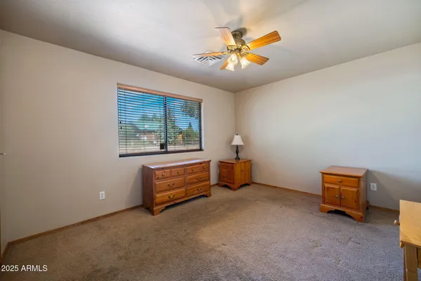 $279,900 | 2353 South Buffalo Loop, Overgaard, AZ 85933