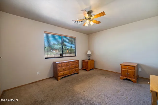 $279,900 | 2353 South Buffalo Loop, Overgaard, AZ 85933