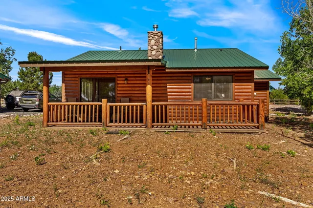 $279,900 | 2353 South Buffalo Loop, Overgaard, AZ 85933