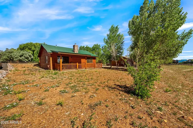 $279,900 | 2353 South Buffalo Loop, Overgaard, AZ 85933