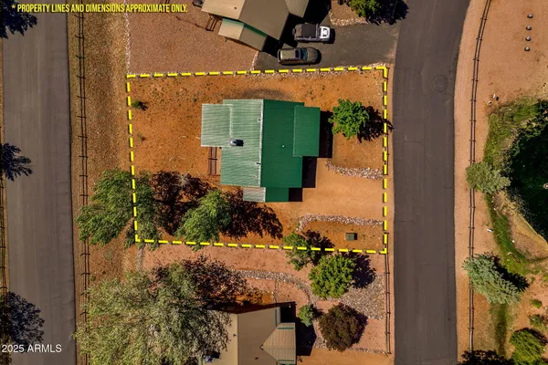 $279,900 | 2353 South Buffalo Loop, Overgaard, AZ 85933