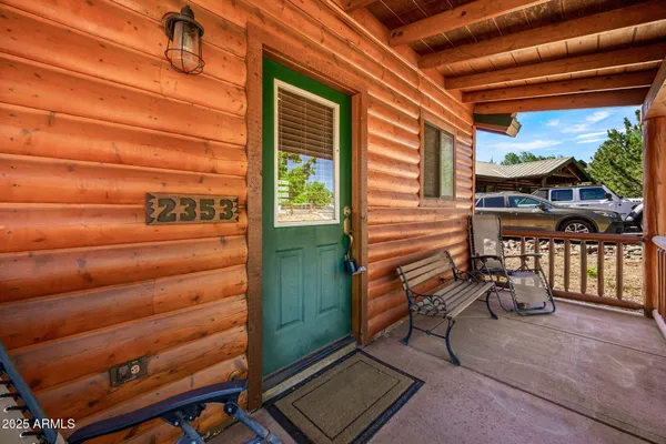 $279,900 | 2353 South Buffalo Loop, Overgaard, AZ 85933