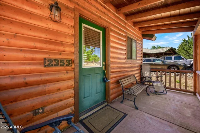 $279,900 | 2353 South Buffalo Loop, Overgaard, AZ 85933