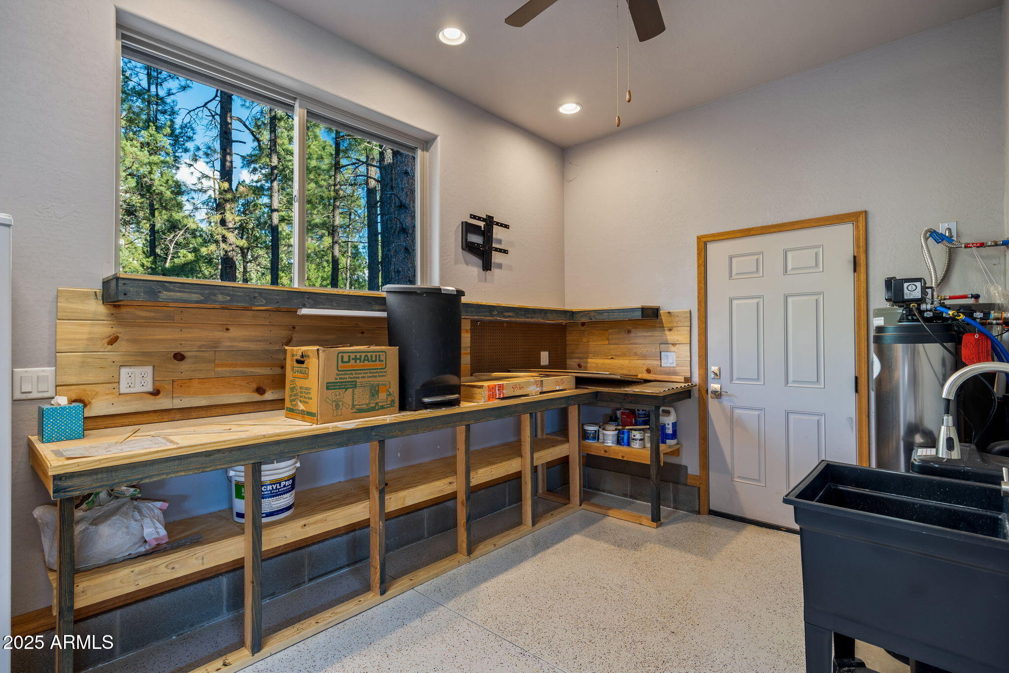 3429 Ponderosa Loop Heber, AZ 85928 - Photo 45 of 75 a view of a workspace with furniture