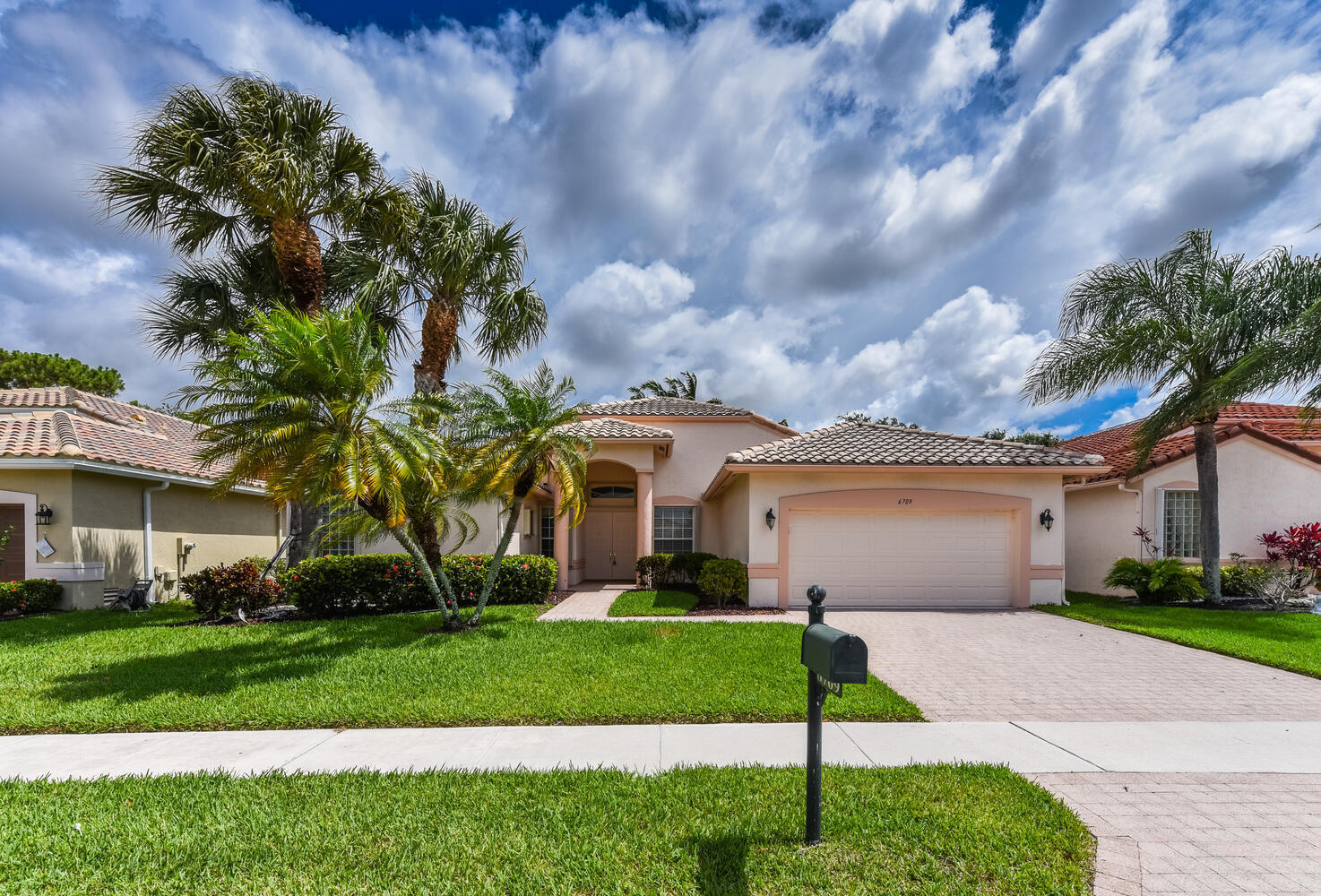 6709 Garde Rd Boynton Beach FL-large-001