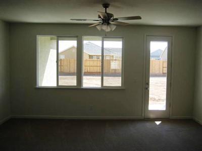 623 Sierra Avenue Reedley, CA 93654 - Photo 3 of 6 Family Room