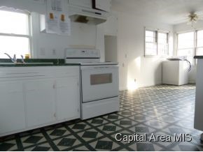 1537 West Cushing Street Decatur, IL 62526 - Photo 4 of 11 Gallery Image 4