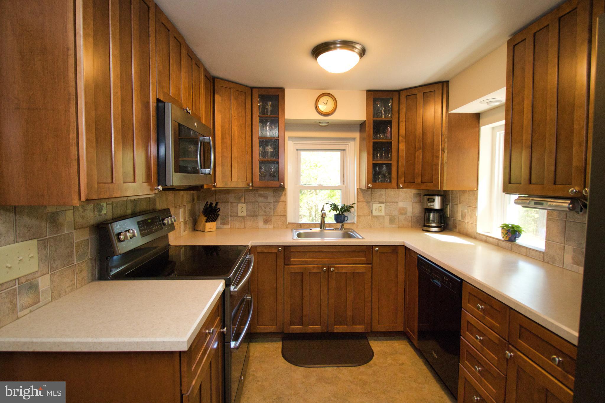 289 Green Hill Road Telford, PA 18969 - Photo 8 of 27 Gallery Image 8