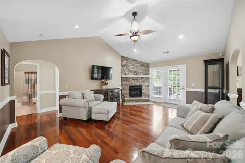 $619,900 | 3422 North Bay Drive, Granite Falls, NC 28630