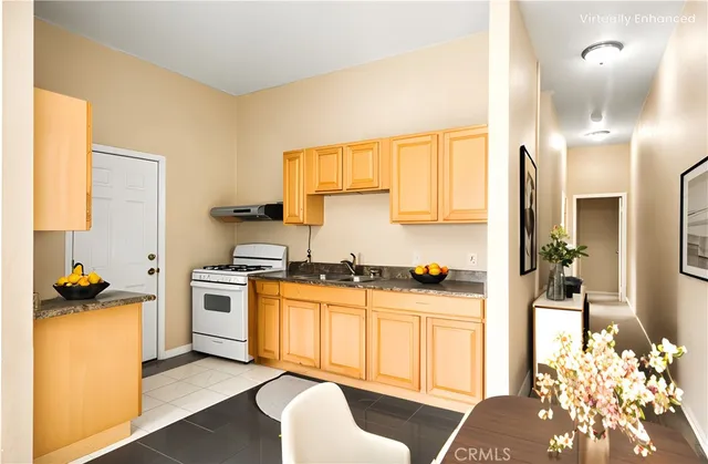 $2,250 | 1521 Junipero Avenue, Long Beach, CA 90804