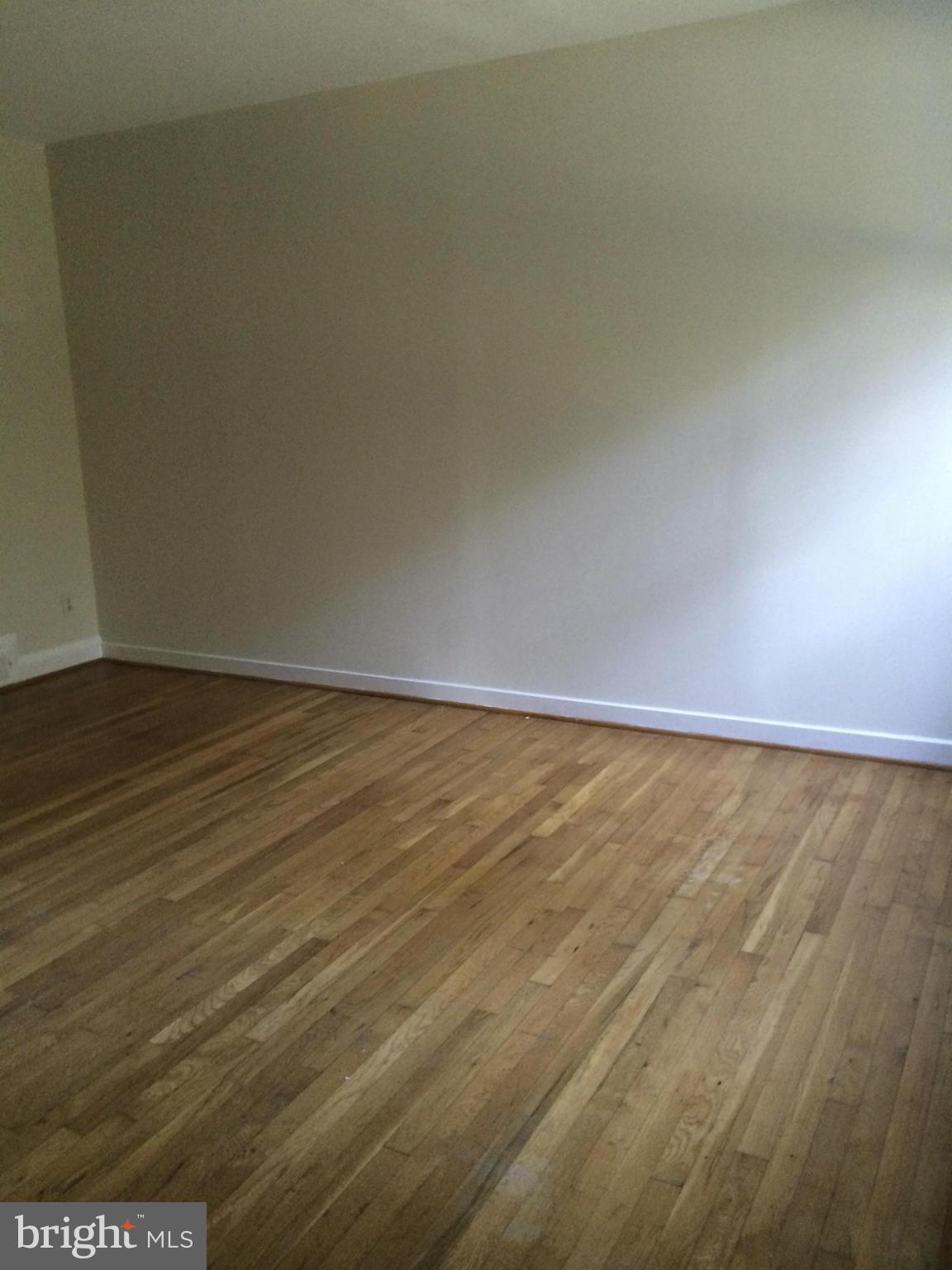 1603 Stonewood Road Baltimore, MD 21239 - Photo 2 of 12 Living Room