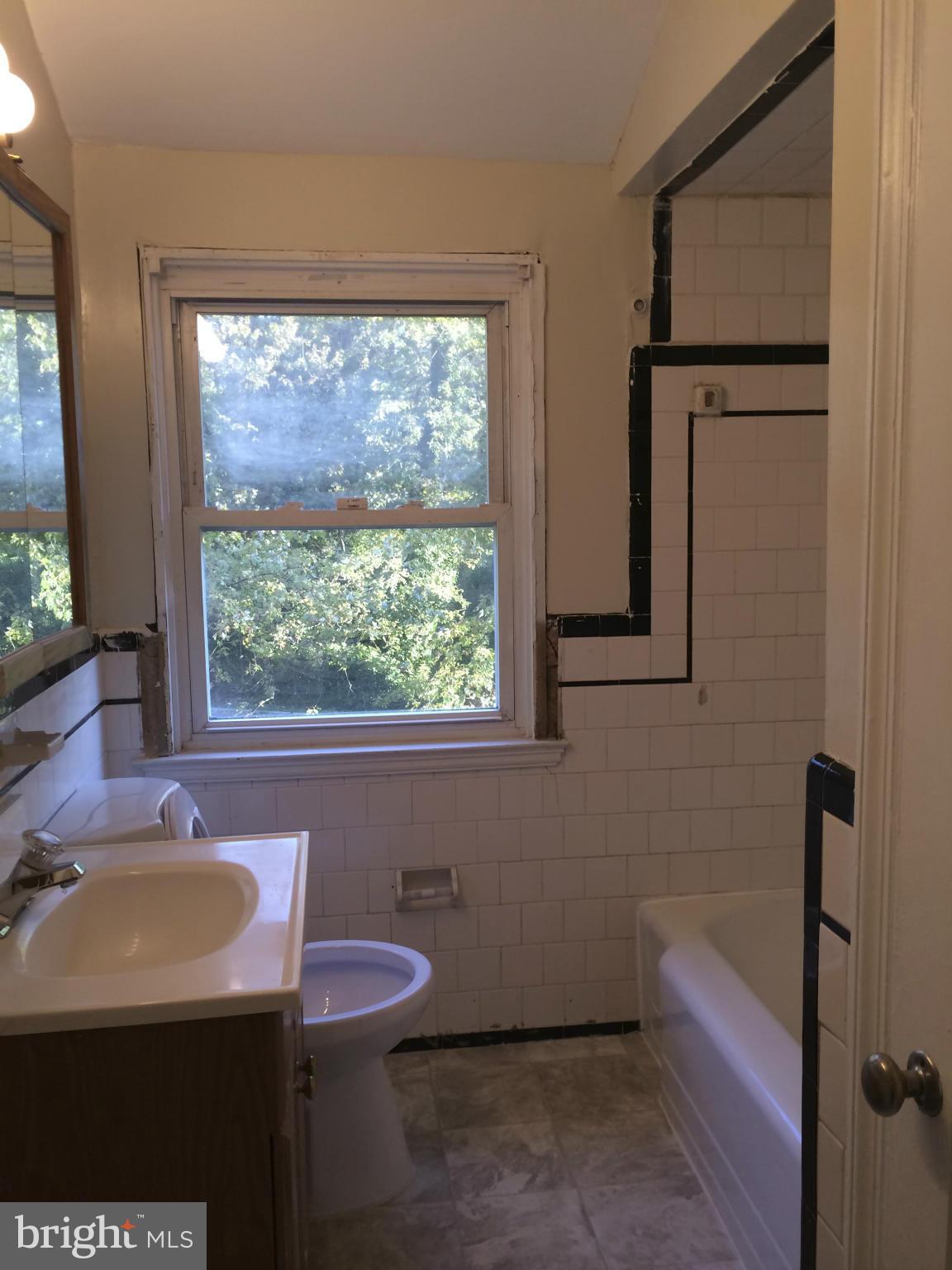 1603 Stonewood Road Baltimore, MD 21239 - Photo 9 of 12 Bath