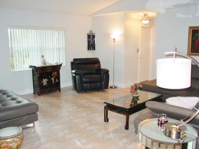 21119 Rustlewood Avenue Boca Raton, FL 33428 - Photo 6 of 23 Living Room
