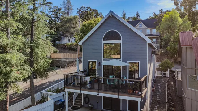 a view of a house with a garage