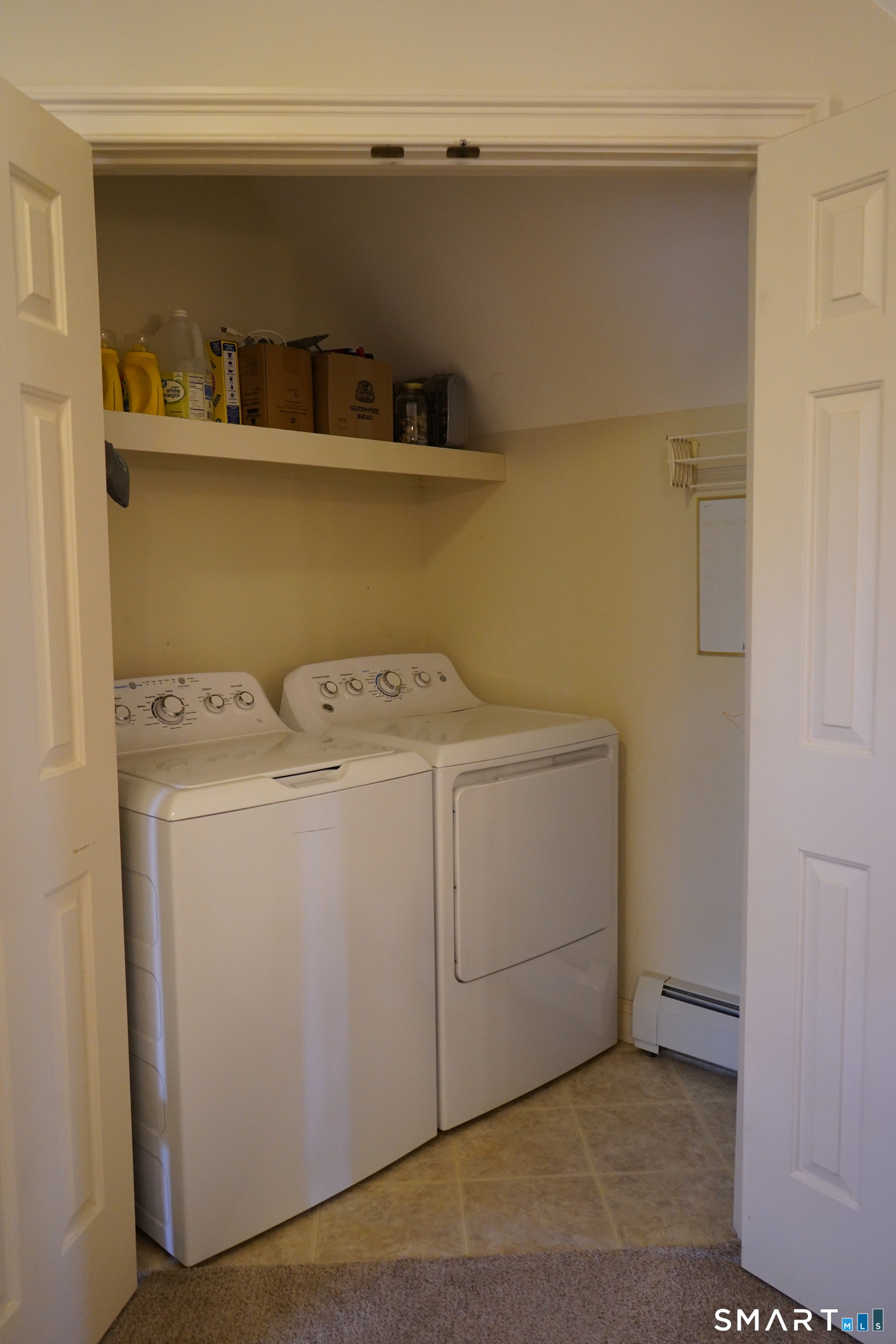 437 Providence Turnpike Hampton, CT 06247 - Photo 20 of 39 a utility room with dryer and washer