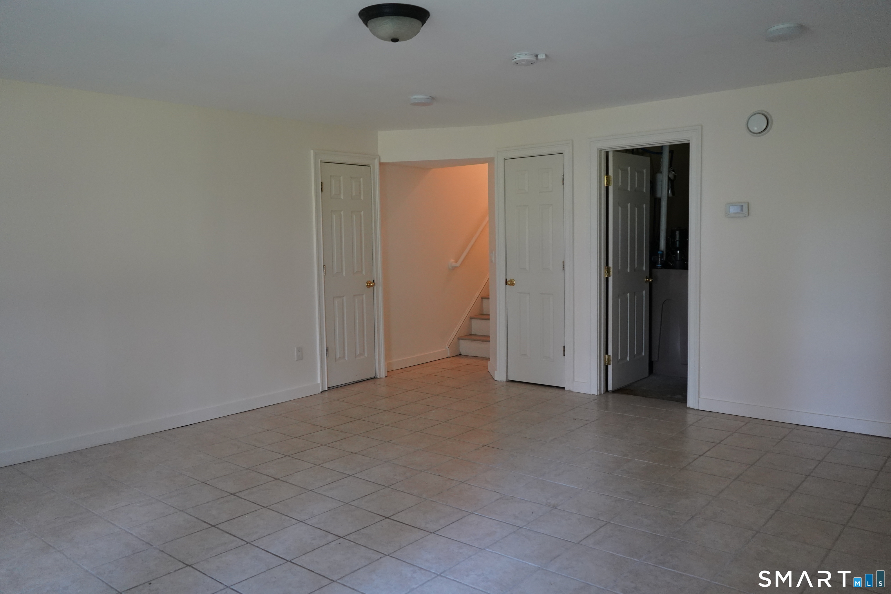 437 Providence Turnpike Hampton, CT 06247 - Photo 28 of 39 an empty room with closet area