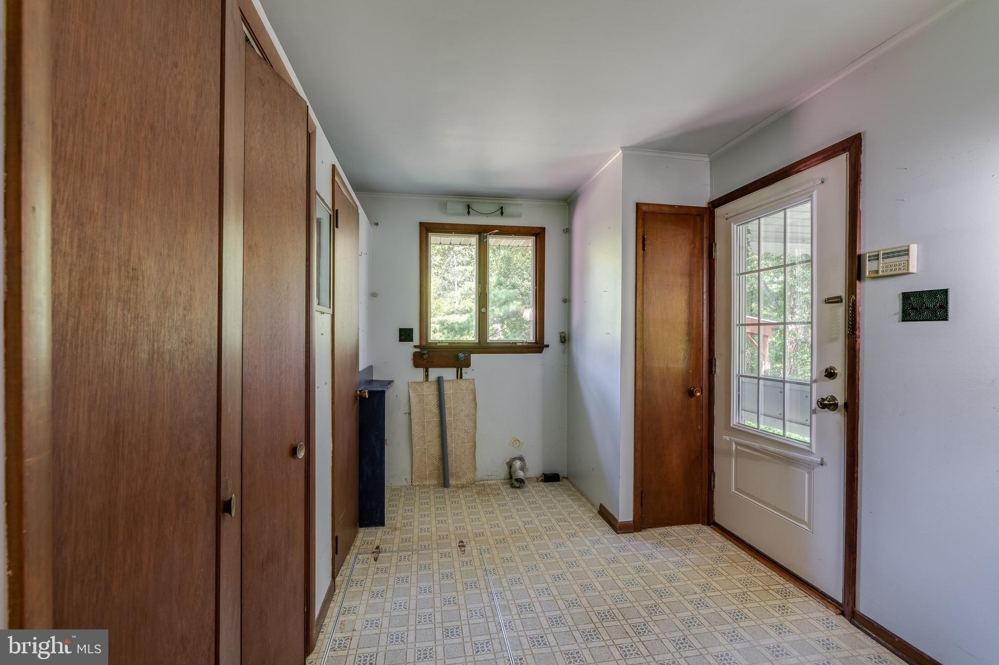 1111 Pennsy Road Pequea, PA 17565 - Photo 21 of 44 a view of a hallway with an entryway and closet area