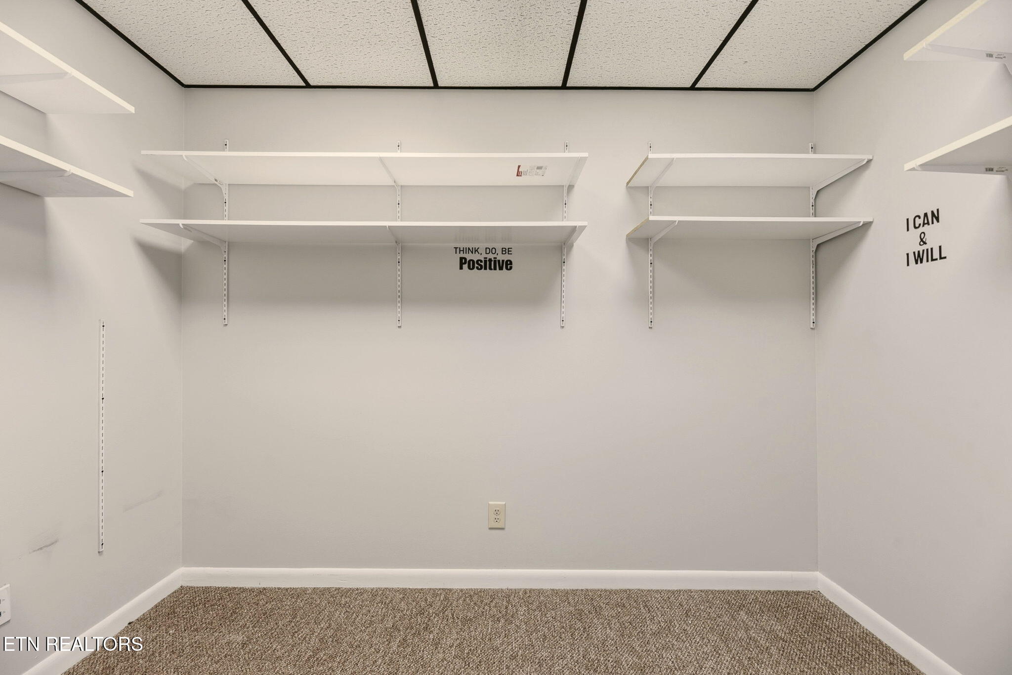 116 Hotel Road Knoxville, TN 37918 - Photo 9 of 20 16-web-or-mls-Hotel116 (44)