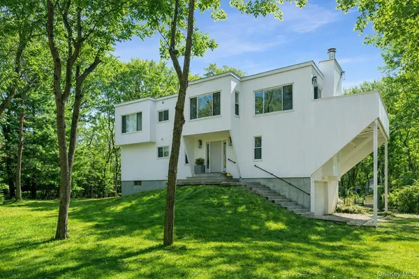 $40,000 | 14 Old Trail Road, Water Mill, NY 11976