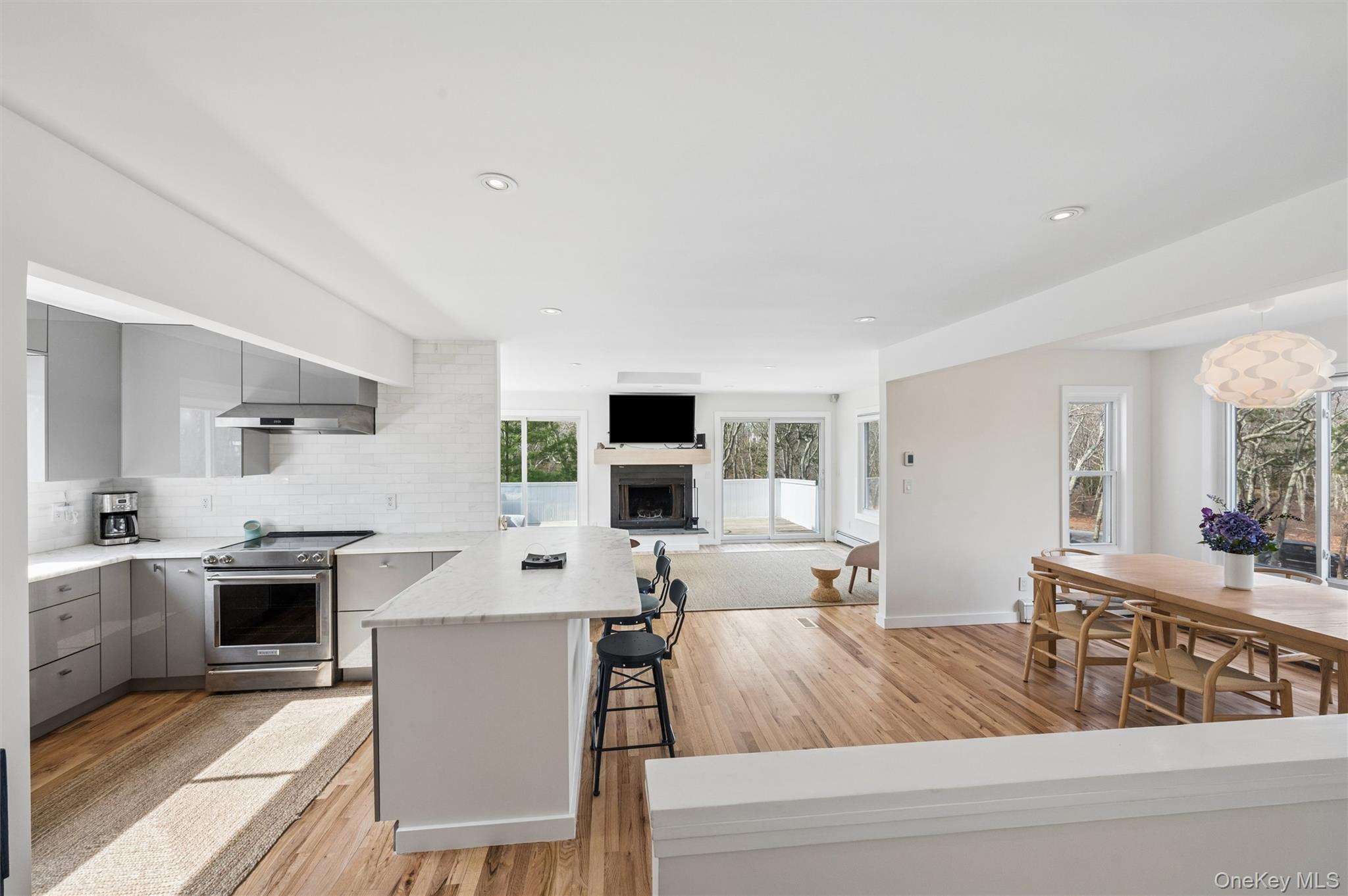 14 Old Trail Road Water Mill, NY 11976 - Photo 4 of 21