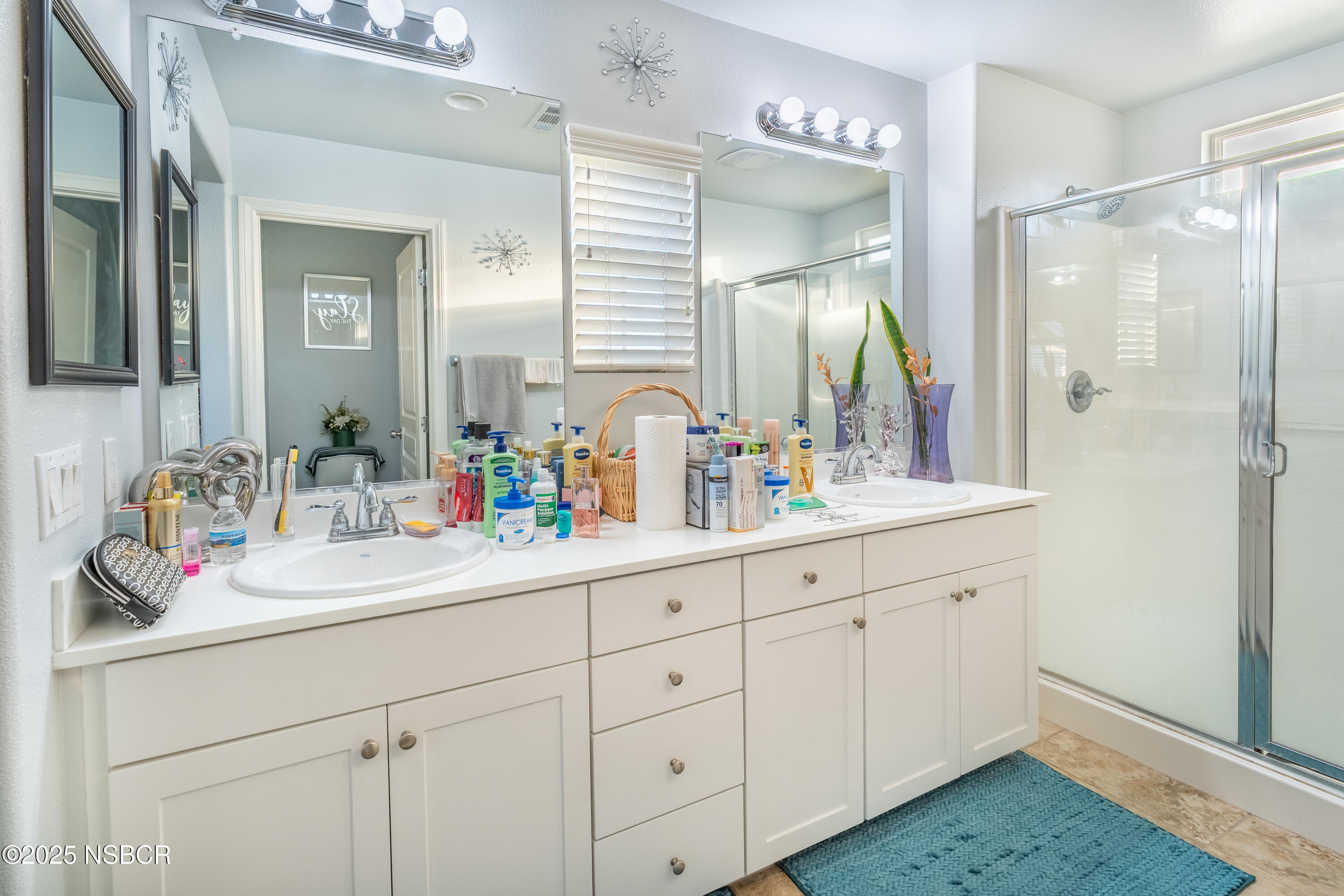 2000 Green Ridge Circle Lompoc, CA 93436 - Photo 12 of 19 Primary Bathroom