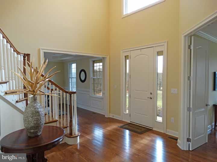 522 Swamp Road Newtown, PA 18940 - Photo 4 of 24 Foyer