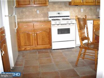 306 Cushmore Road Southampton, PA 18966 - Photo 6 of 12 Kitchen