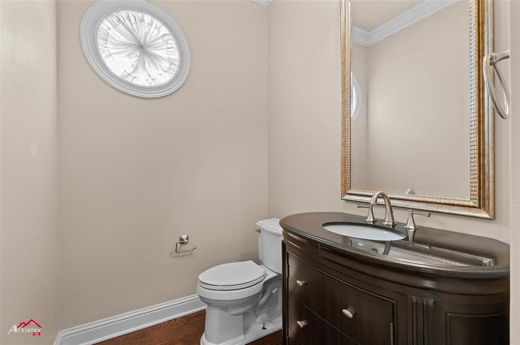 1 Lake Point Place Shreveport, LA 71119 - Photo 19 of 38 a bathroom with a sink and a mirror