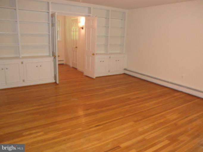 12140 Stirrup Road Reston, VA 20191 - Photo 5 of 30 Built-in bookcases in Master