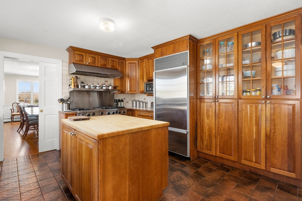 11 Pickman Road Beverly, MA 01915 - Photo 11 of 40