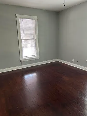 $1,550 | 404 Gillett Avenue, Unit 2, Waukegan, IL 60085