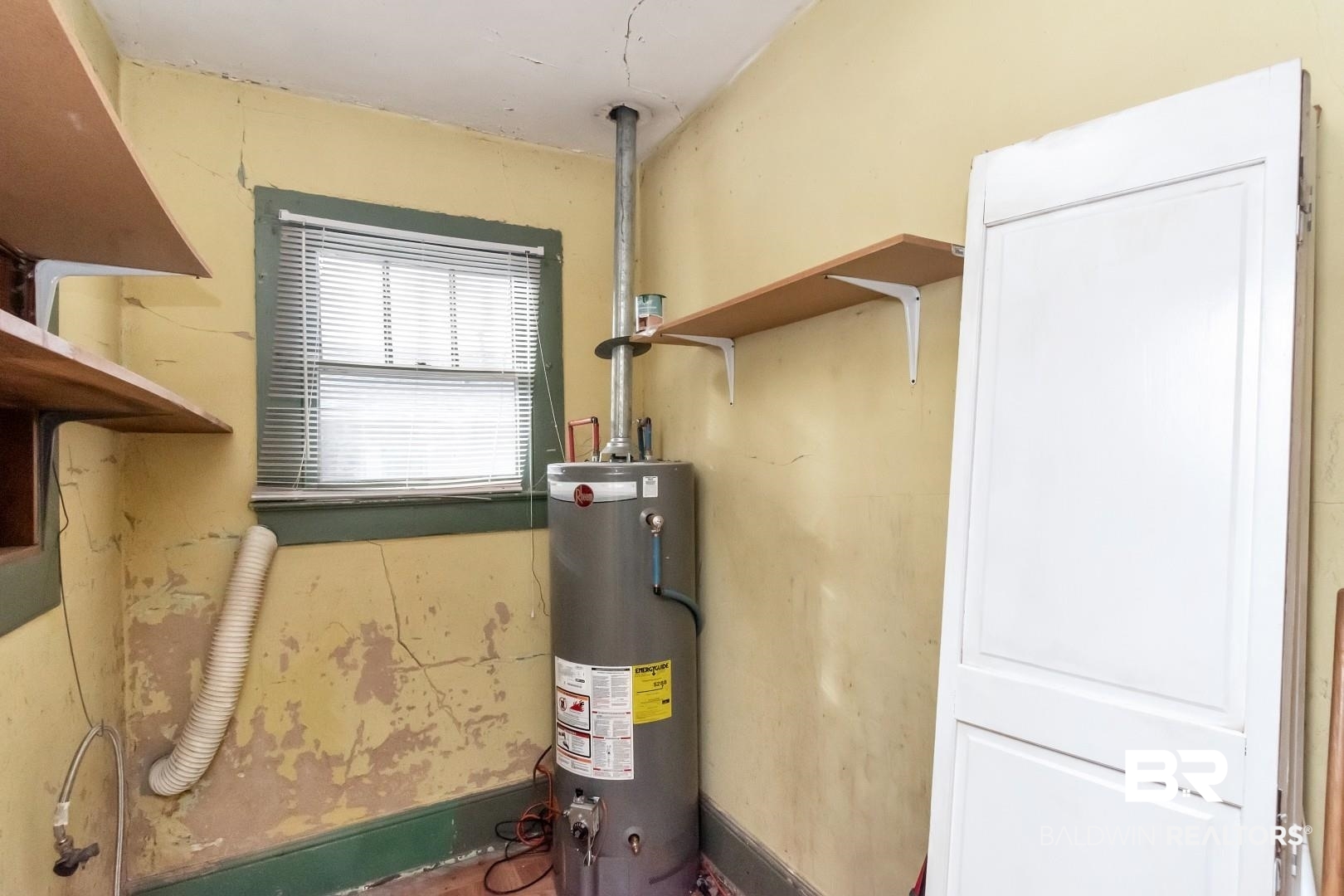 4305 Stein Street Mobile, AL 36608 - Photo 9 of 22 Utilities featuring gas water heater