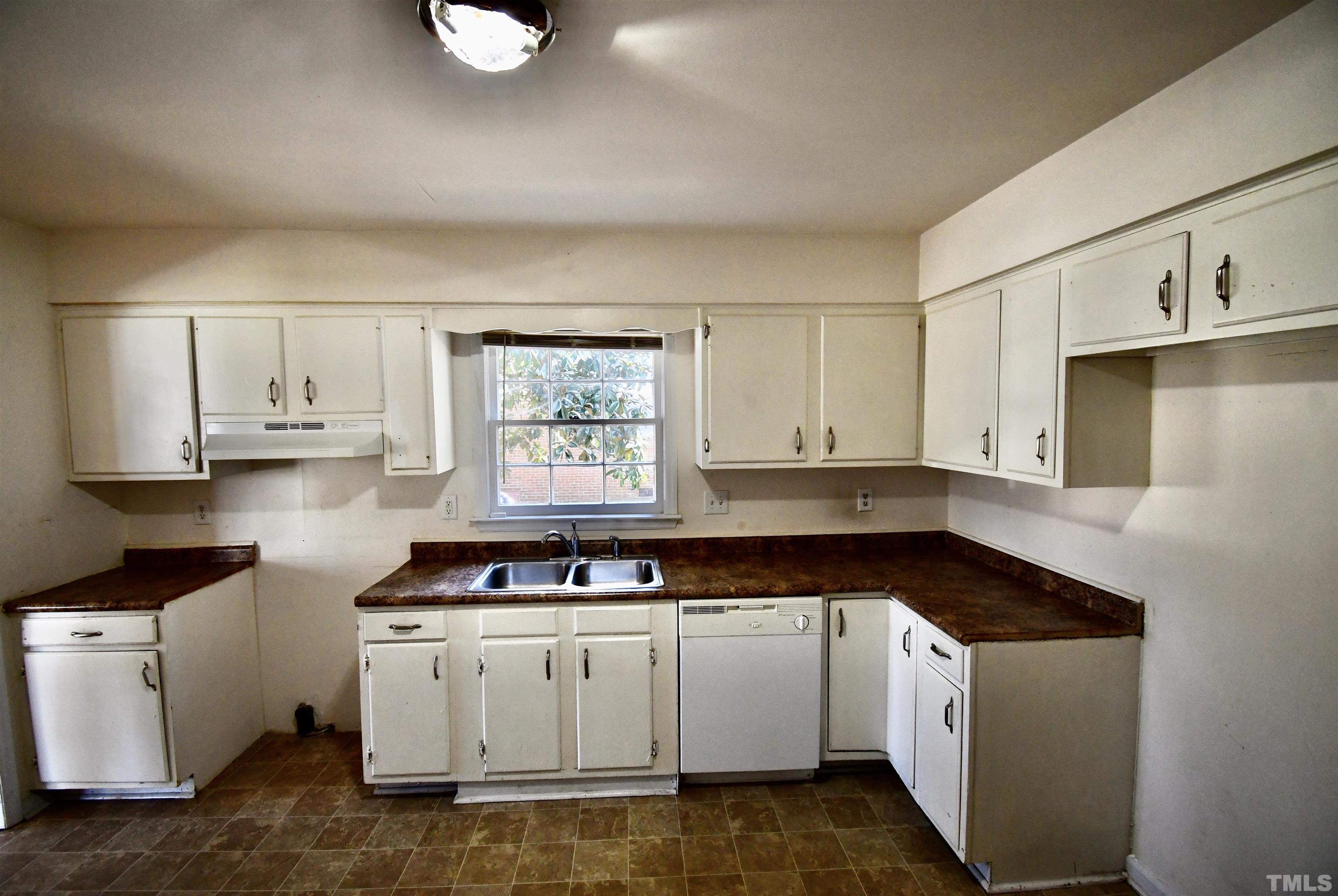 314 Rippling Stream Road Durham, NC 27704 - Photo 10 of 29 Gallery Image 10