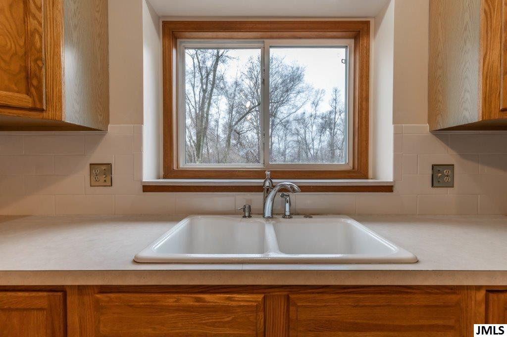 6156 Bishop Road Lansing, MI 48911 - Photo 8 of 36 Photo 8
