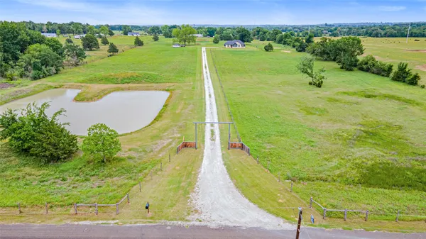 $825,000 | 596 J W Martine Road, Hearne, TX 77859