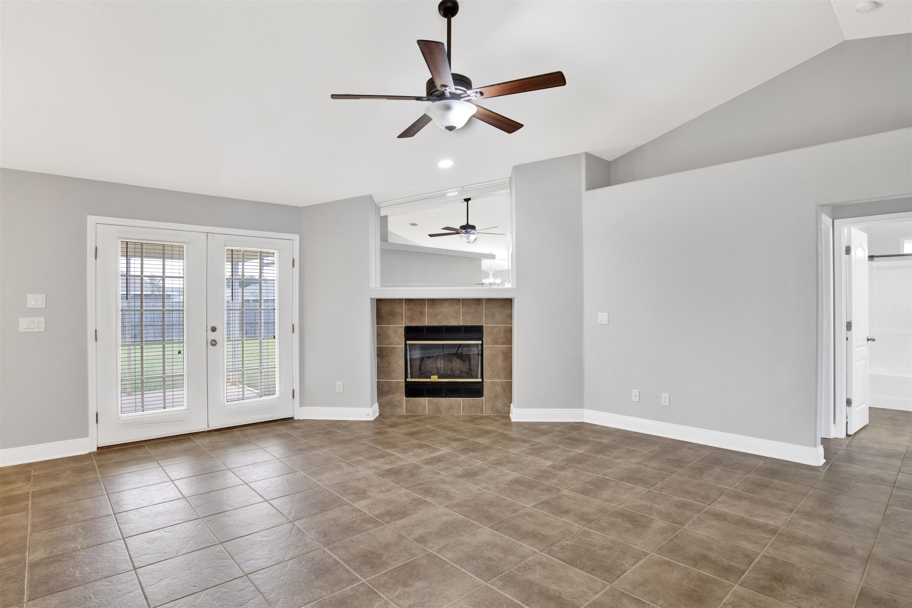 1043 Orlando Drive Foley, AL 36535 - Photo 6 of 25 Living Room