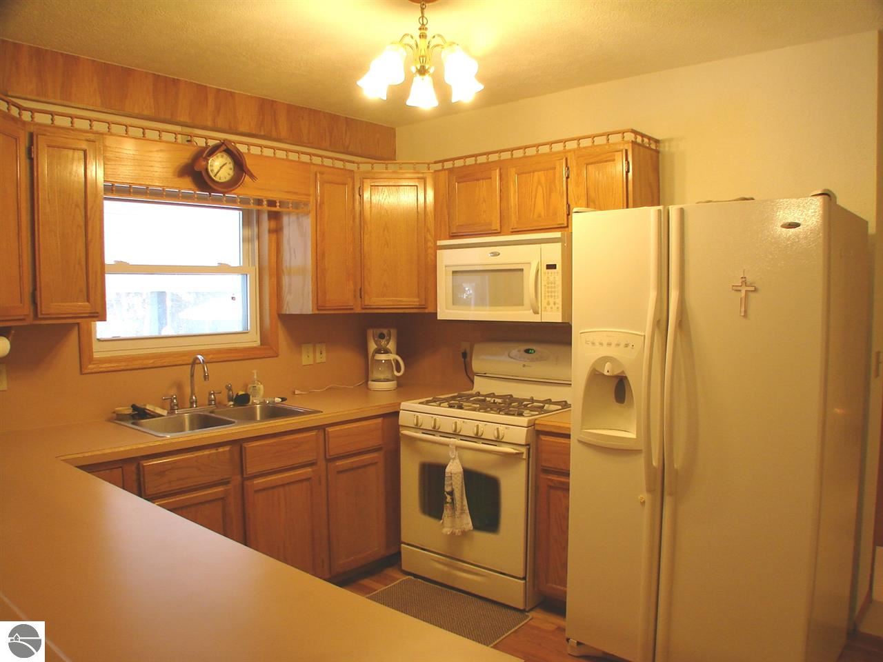 11732 Gates Road Riverdale, MI 48877 - Photo 6 of 48 1794512-5.JPG
