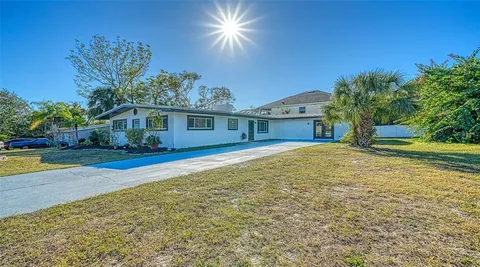 $525,000 | 2452 Whippoorwill Circle, Sarasota, FL 34231