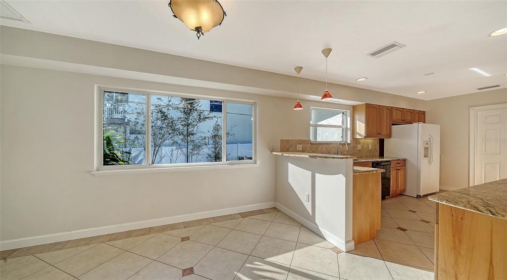 2452 Whippoorwill Circle Sarasota, FL 34231 - Photo 12 of 45