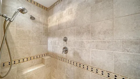 $525,000 | 2452 Whippoorwill Circle, Sarasota, FL 34231