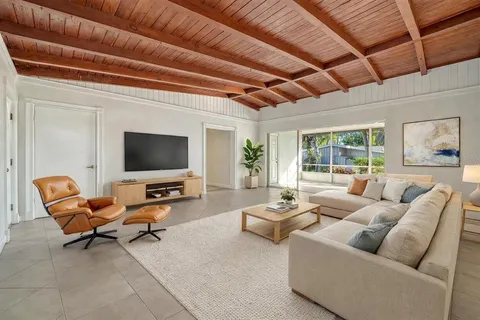 $450,000 | 2452 Whippoorwill Circle, Sarasota, FL 34231