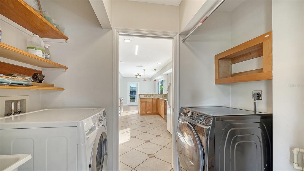 2452 Whippoorwill Circle Sarasota, FL 34231 - Photo 33 of 45