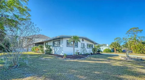 $450,000 | 2452 Whippoorwill Circle, Sarasota, FL 34231