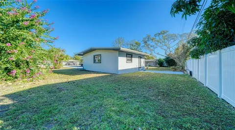 $525,000 | 2452 Whippoorwill Circle, Sarasota, FL 34231