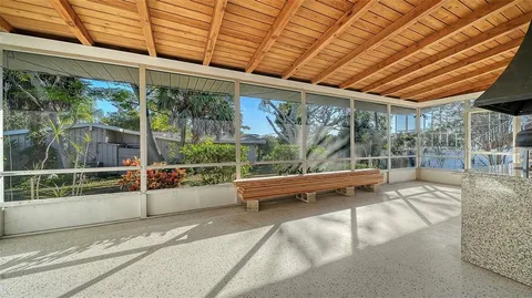 $525,000 | 2452 Whippoorwill Circle, Sarasota, FL 34231