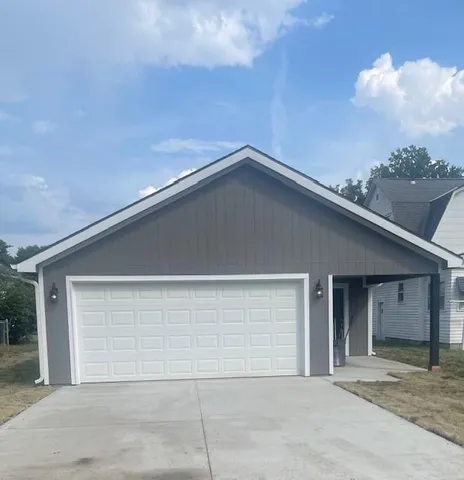 $279,900 | 414 Birch Street, St. Joseph, MO 64501