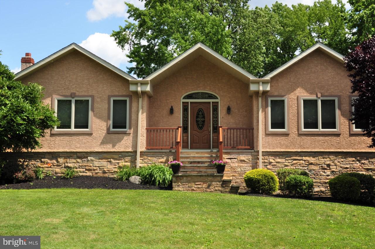 3259 Manor Road Huntingdon Valley, PA 19006 - Photo 2 of 53 Gallery Image 2